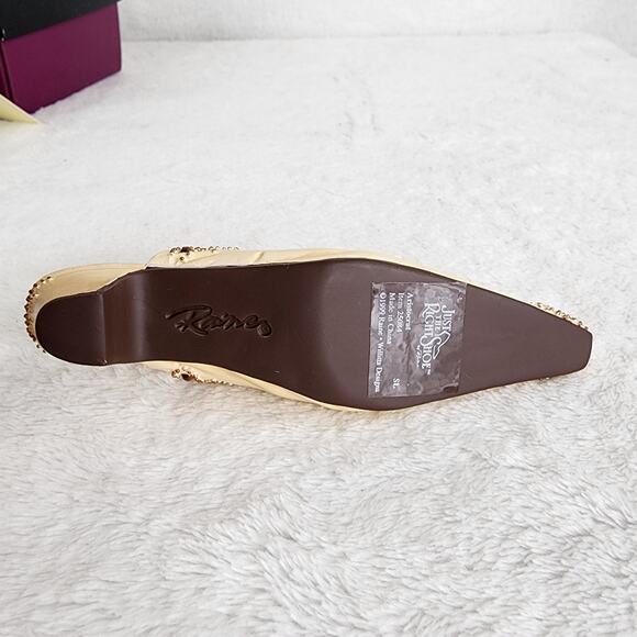 Aristocrat- Just The Right Shoe Sculpture. Mint Condition. COA includes Box - Picture 4 of 9